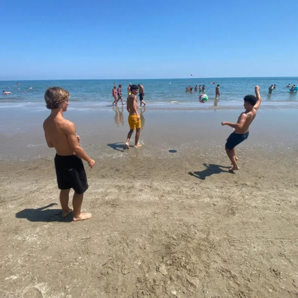 campi estivi Riccione 2024 spiaggia calcio calcetto ragazzi