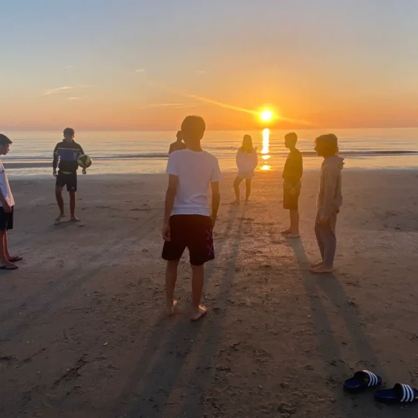 campi estivi Riccione 2024 giocare a calcio in spiaggia