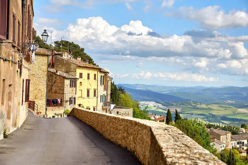 Volterra — Toscana Segreta: tra vulcani, Etruschi e città di pietra
