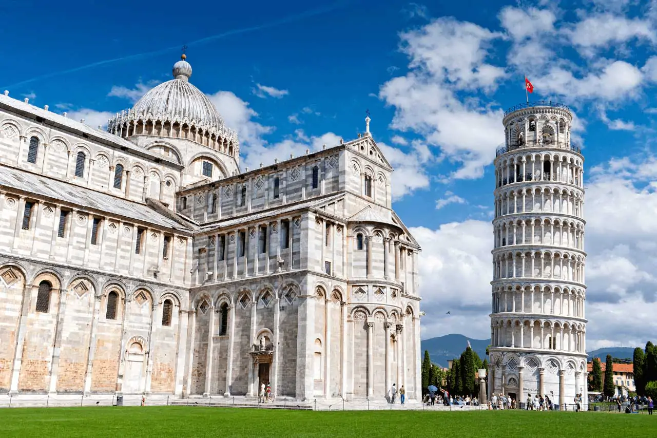 Pisa-La-Bussola-on-the-Road-1