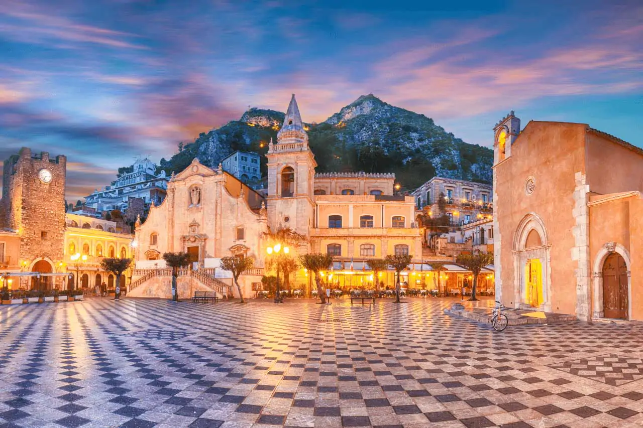 Taormina-La-Bussola-on-the-Road-3