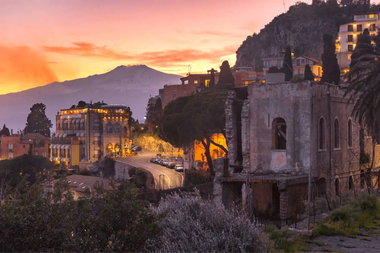 Taormina-La-Bussola-on-the-Road-5