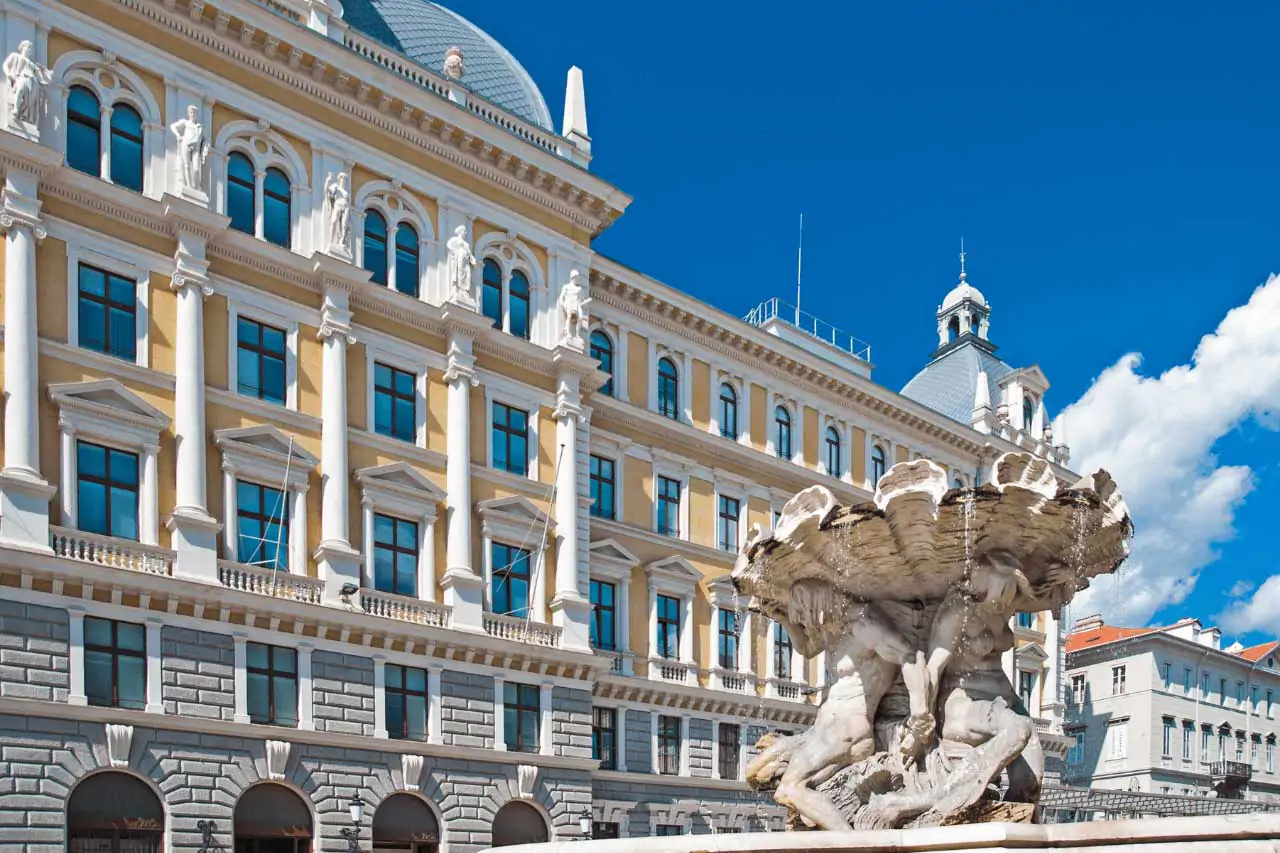 Trieste-La-Bussola-on-the-Road-2