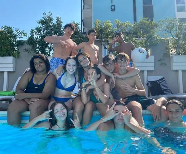 campo-estivo-riccione-piscina-600x495